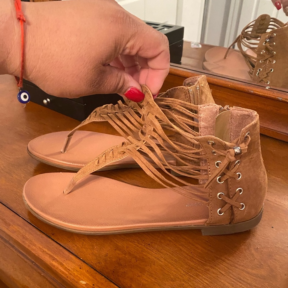 Shoes - Picture 8 of 10